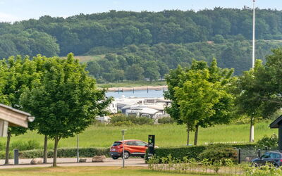 Ellyn - 500M from the Sea