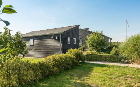 Myrte - 500M from the Sea: Maison, Toit, Domicile, Chalet, Biens, Ferme, Villa, Porche, Siding