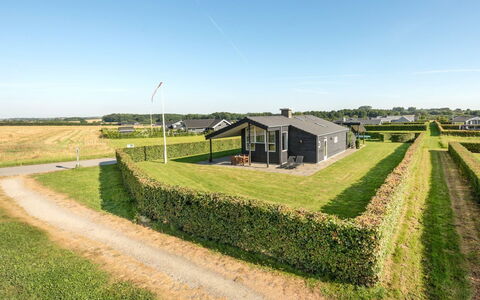 Myrte - 500M from the Sea: Maison, Toit, Domicile, Chalet, Biens, Ferme, Villa, Porche, Siding
