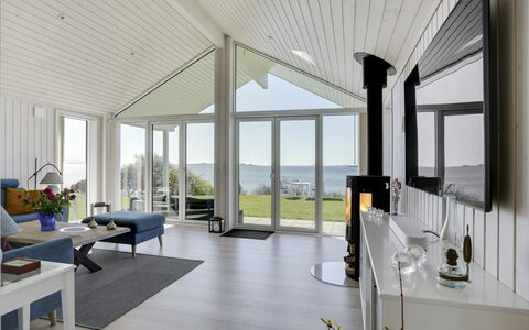 Lander - 20M from the Sea: Plafond, Sol, Design Intérieur, Domicile, Sol, Meubles, Parquet, Salon, Porte, Chaise