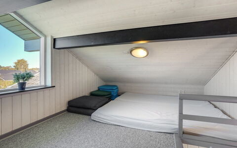 Sylvana - 400M from the Sea: Maison, Toit, Domicile, Chalet, Biens, Ferme, Villa, Porche, Siding