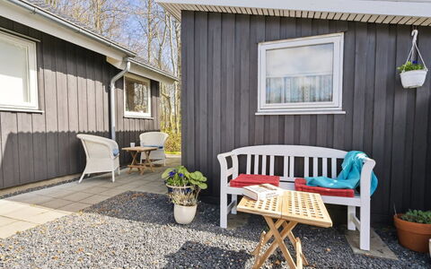 Gunholm - 150M from the Sea: Maison, Toit, Domicile, Chalet, Biens, Ferme, Villa, Porche, Siding