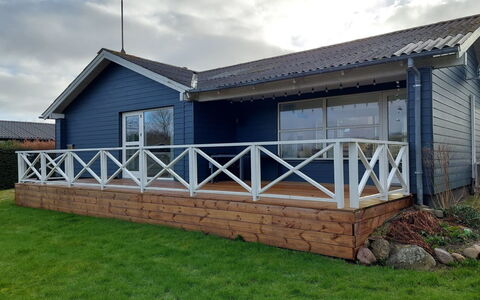 Greth - 500M from the Sea: Domicile, Chalet, Toit, Maison, Porche, Siding, Ombre, Dur, Plate-Forme