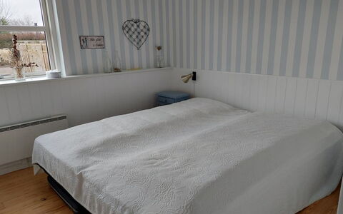 Greth - 500M from the Sea: Chambre, Lit, Literie, Drap De Lit, Design Intérieur, Linge, Meubles, Sol, Sol, Textile