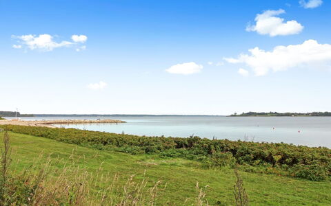 Cara - 200M from the Sea: Maison, Toit, Domicile, Chalet, Biens, Ferme, Villa, Porche, Siding
