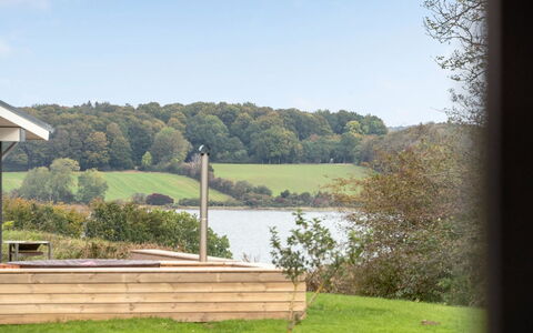 Rathulf - 500M from the Sea: Maison, Toit, Domicile, Chalet, Biens, Ferme, Villa, Porche, Siding