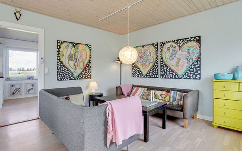 Ewelina - 15Km from the Sea: Meubles, Design Intérieur, Sol, Sol, Canapé, Bois, Salon, Pièce, Plafond, Domicile