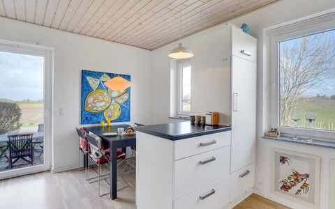 Ewelina - 15Km from the Sea: Sol, Bois, Design Intérieur, Sol, Cuisine, Meubles, Plafond, Comptoir, Cabinetry, Domicile
