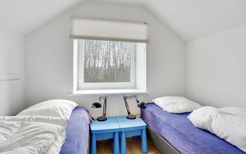 Ewelina - 15Km from the Sea: Bois, Chambre, Lit, Design Intérieur, Sol, Domicile, Literie, Plafond, Drap De Lit, Pièce