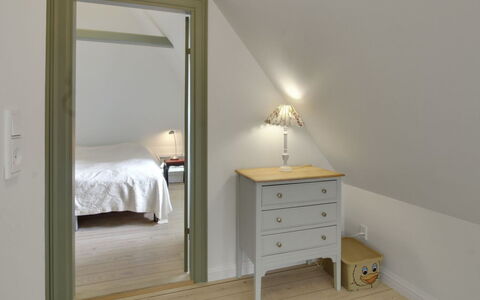 Ingulf - 18Km from the Sea: Bleu, Arbuste, Chalet, Couverture De Sol, Jardin, Biens, Ombre, Aménagement Paysager, Ferme, Eco Hôtel