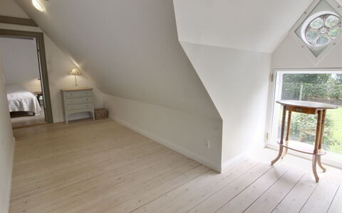 Ingulf - 18Km from the Sea: Bleu, Arbuste, Chalet, Couverture De Sol, Jardin, Biens, Ombre, Aménagement Paysager, Ferme, Eco Hôtel