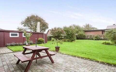 Harrieth - 16Km from the Sea: Domicile, Toit, Maison, Chalet, Biens, Porte, Porche, Siding, Ferme, Ombre