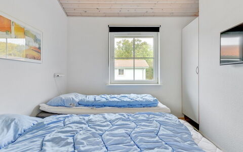 Karina - 150M to the Fjord: Domicile, Chambre, Literie, Lit, Drap De Lit, Daylighting, L'Hiver, Gelé, Cadre De Lit