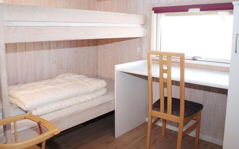 Ascan - 50M from the Sea: Mur, Chambre, Bois, Lit, Sol, Design Intérieur, Sol, Meubles, Drap De Lit, Literie