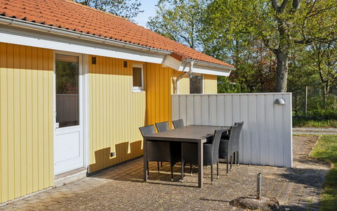 Dolores - 100M from the Sea: Toit, Maison, Domicile, Chalet, Porte, Siding, Plate-Forme, Porche, Planche, Dur