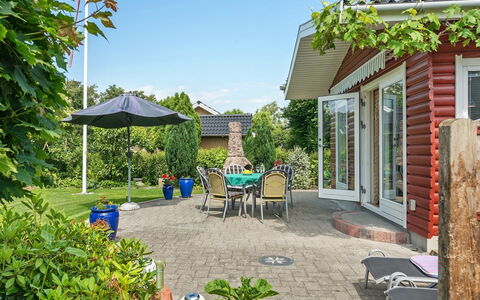 Tess - 50M from the Sea: Herbe, Maison, Toit, Chalet, Domicile, Arbuste, Ferme, Lot Terre, Zone Rurale