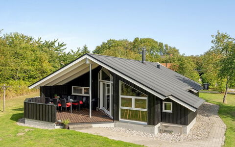 Gram - 450M from the Sea: Herbe, Maison, Toit, Chalet, Domicile, Arbuste, Ferme, Lot Terre, Zone Rurale