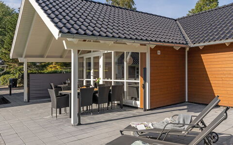 Hellena - 90M from the Sea: Herbe, Maison, Toit, Chalet, Domicile, Arbuste, Ferme, Lot Terre, Zone Rurale