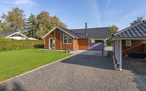 Hellena - 90M from the Sea: Herbe, Maison, Toit, Chalet, Domicile, Arbuste, Ferme, Lot Terre, Zone Rurale