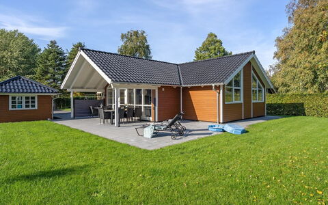 Hellena - 90M from the Sea: Herbe, Maison, Toit, Chalet, Domicile, Arbuste, Ferme, Lot Terre, Zone Rurale
