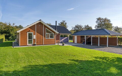 Hellena - 90M from the Sea: Architecture, Toit, Domicile, Composite, Daylighting, Siding, Allée