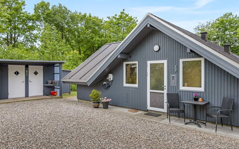 Asulf - 31Km from the Sea: Maison, Domicile, Toit, Chalet, Arbuste, Siding, Porte, Jardin, Ferme