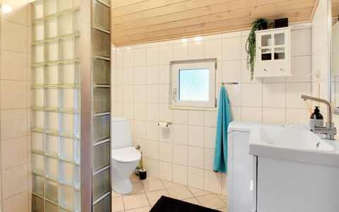 Kea - 30Km from the Sea: Mur, Design Intérieur, Sol, Luminaire Plomberie, Sol, Salle De Bains, Plafond, Pièce, Plomberie, Tuile