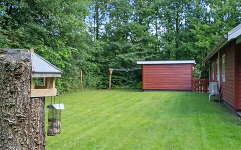 Heina - 25Km from the Sea: Bois, Arbuste, Lot Terre, Jardin, Cabanon, Pelouse, Arrière-Cour, Chalet, Batiments Jardin