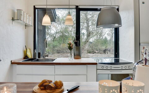Judyta - 1Km from the Sea: Design Intérieur, Meubles, Cuisine, Comptoir, Luminaire, Bois, Plafond, Sol, Éclairage, Domicile