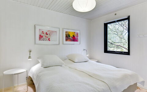 Judyta - 1Km from the Sea: Maison, Chalet, Toit, Batiments Jardin, Ombre, Cabanon, Arrière-Cour, Mobilier De Jardin, Cour, Pelouse