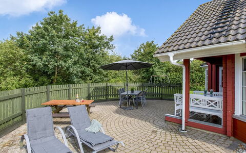 Liam - 800M to the Fjord: Arbuste, Meubles, Toit, Domicile, Jardin, Mobilier De Jardin, Chaise, Chalet, Porche, Biens