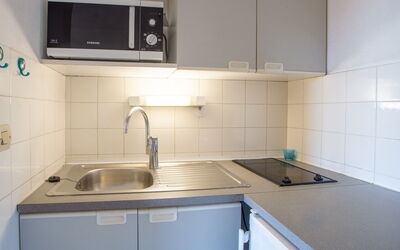 Saint James 200.9: Evier, Évier, Robinet, Propriété, Cabinetry, Comptoir, Cuisine, Luminaire Plomberie, Design Intérieur, Électroménager