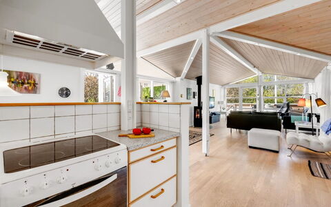Emmanuela - 700M to the Fjord: Sol, Design Intérieur, Bois, Plafond, Sol, Cuisine, Meubles, Parquet, Pièce, Domicile