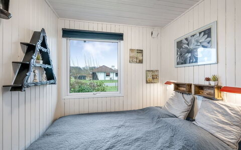 Fritzie - 600M to the Fjord: Bois, Chambre, Drap De Lit, Literie, Lit, Dur, Planche, Tache De Bois, Cadre De Lit, Linge