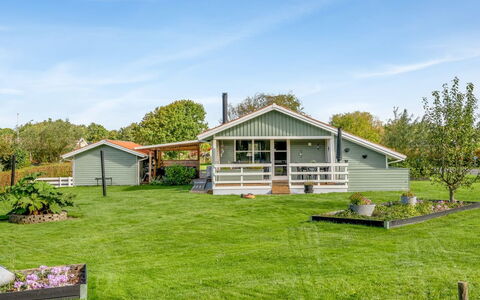 Fritzie - 600M to the Fjord: Herbe, Maison, Arbuste, Chalet, Domicile, Toit, Lot Terre, Jardin, Zone Rurale