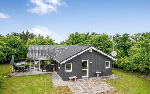 Valentin - 400M to the Fjord: Appartement, Ombre, Balcon, Chaise, Clôture, Mobilier De Jardin, Aluminium, Gazon Artificiel