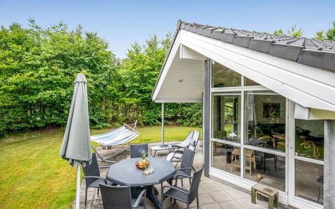 Valentin - 400M to the Fjord: Appartement, Ombre, Balcon, Chaise, Clôture, Mobilier De Jardin, Aluminium, Gazon Artificiel