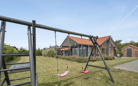 Donka - 300M to the Fjord: Toit, Maison, Lot Terre, Domicile, Chalet, Biens, Batiments Jardin, Ombre, Cabane En Rondins, Aménagement Paysager