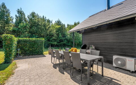 Yvonna - 350M to the Fjord: Bois, Arbuste, Jardin, Lot Terre, Domicile, Ombre, Couverture De Sol, Mobilier De Jardin, Aménagement Paysager, Chalet