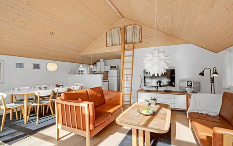 Herminia - 350M to the Fjord: Design Intérieur, Meubles, Bois, Plafond, Sol, Pièce, Sol, Canapé, Salon, Luminaire