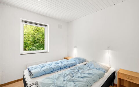 Aarni - 250M to the Fjord: Mur, Bois, Chambre, Plafond, Design Intérieur, Sol, Lit, Domicile, Literie, Cadre De Lit