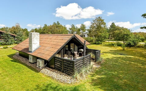Raita - 350M to the Fjord: Meubles, Bois, Design Intérieur, Sol, Sol, Chaise, Pièce, Plafond, Salon, Appartement