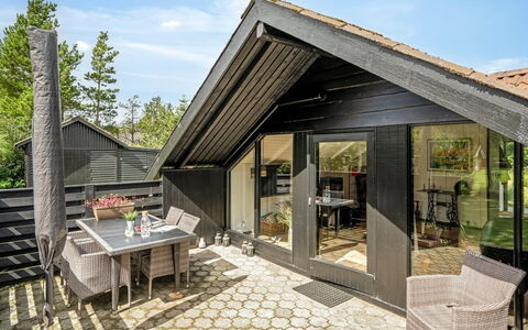 Raita - 350M to the Fjord: Meubles, Bois, Design Intérieur, Sol, Sol, Chaise, Pièce, Plafond, Salon, Appartement