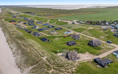 Analia - from the Sea: Paysage, Lot Terre, Prairie, Photographie Aérienne, Steppe, Le Sable, Cabane