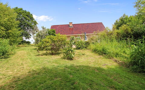 Malene - 700M to the Fjord: Toit, Maison, Domicile, Chalet, Siding, Biens, Allée, Batiments Jardin, Cour, Cabanon