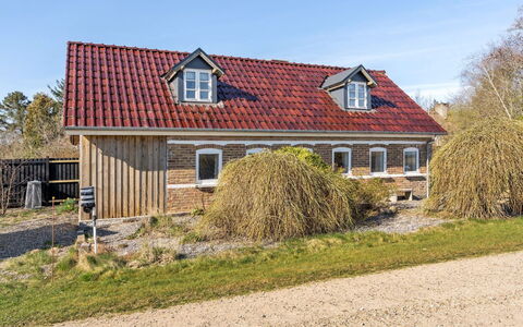 Malene - 700M to the Fjord: Toit, Maison, Domicile, Chalet, Siding, Biens, Allée, Batiments Jardin, Cour, Cabanon