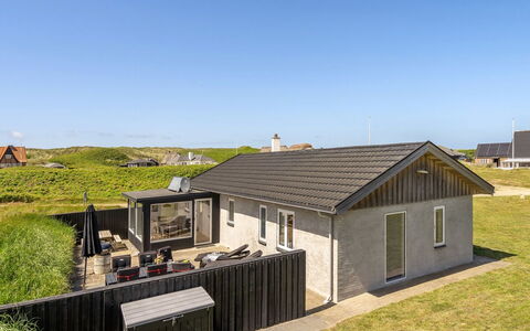 Ludwik - 150M from the Sea: Architecture, Toit, Domicile, Composite, Daylighting, Siding, Allée
