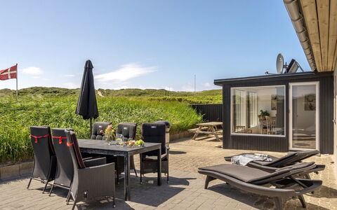 Ludwik - 150M from the Sea: Architecture, Toit, Domicile, Composite, Daylighting, Siding, Allée