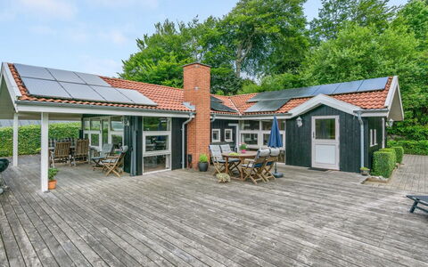 Algot - 100M to the Fjord: Toit, Maison, Domicile, Chalet, Siding, Biens, Allée, Batiments Jardin, Cour, Cabanon