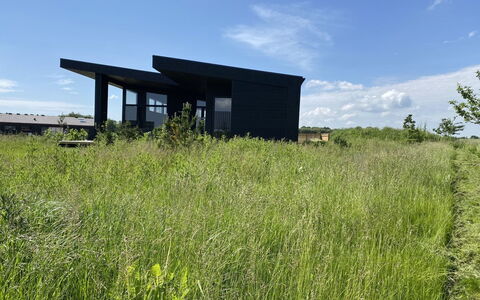 Anelle - 500M from the Sea: Chalet, Domicile, Maison, Toit, Porche, Biens, Siding, Batiments Jardin, Ferme, Cour